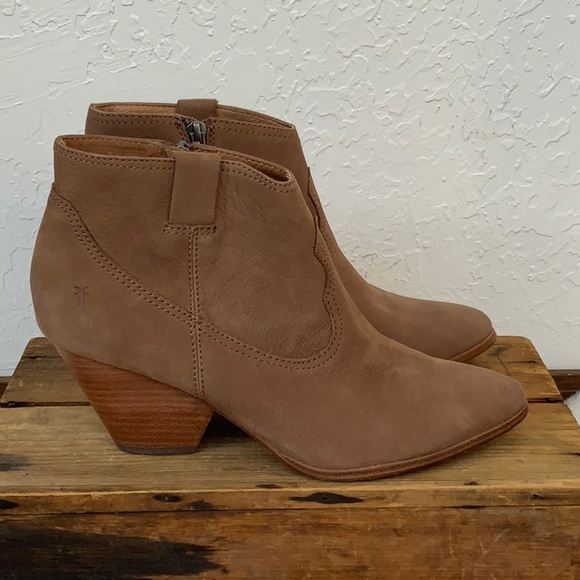 Frye Shoes - FRYE Rory Super Soft Leather Western Booties Boots Ankle Zip Pointed Toe 10